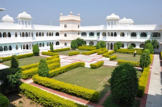 Lake Nahargarh Palace